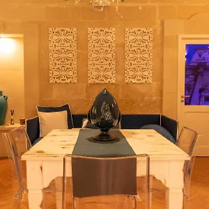 https://cadelli-luxury-suite.lecce-hotels.com
