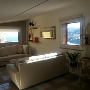 Mansardato Anda&torra Italien